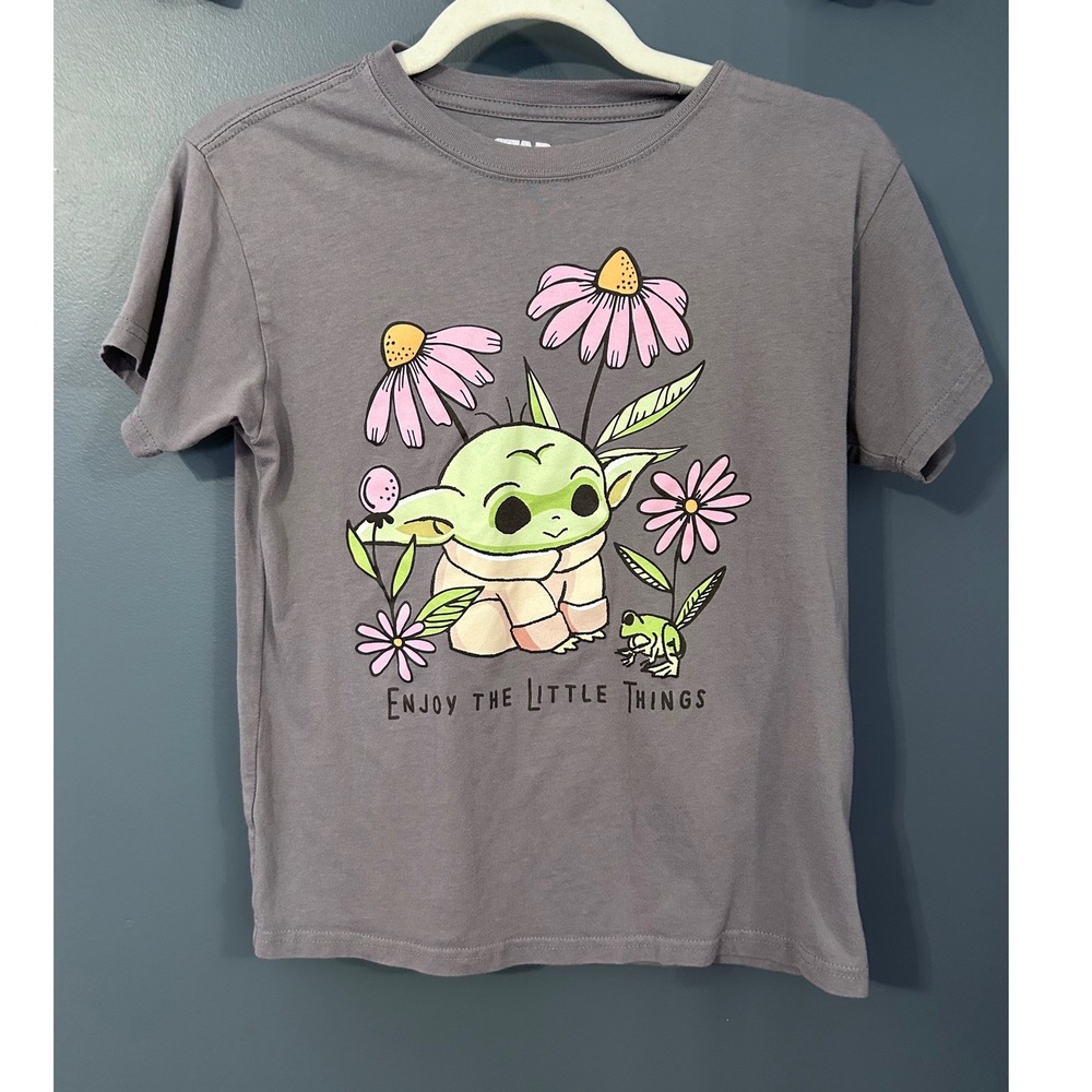 Star Wars The Child Grogu Enjoy the Little Things Graphic Tee Shirt Women XS